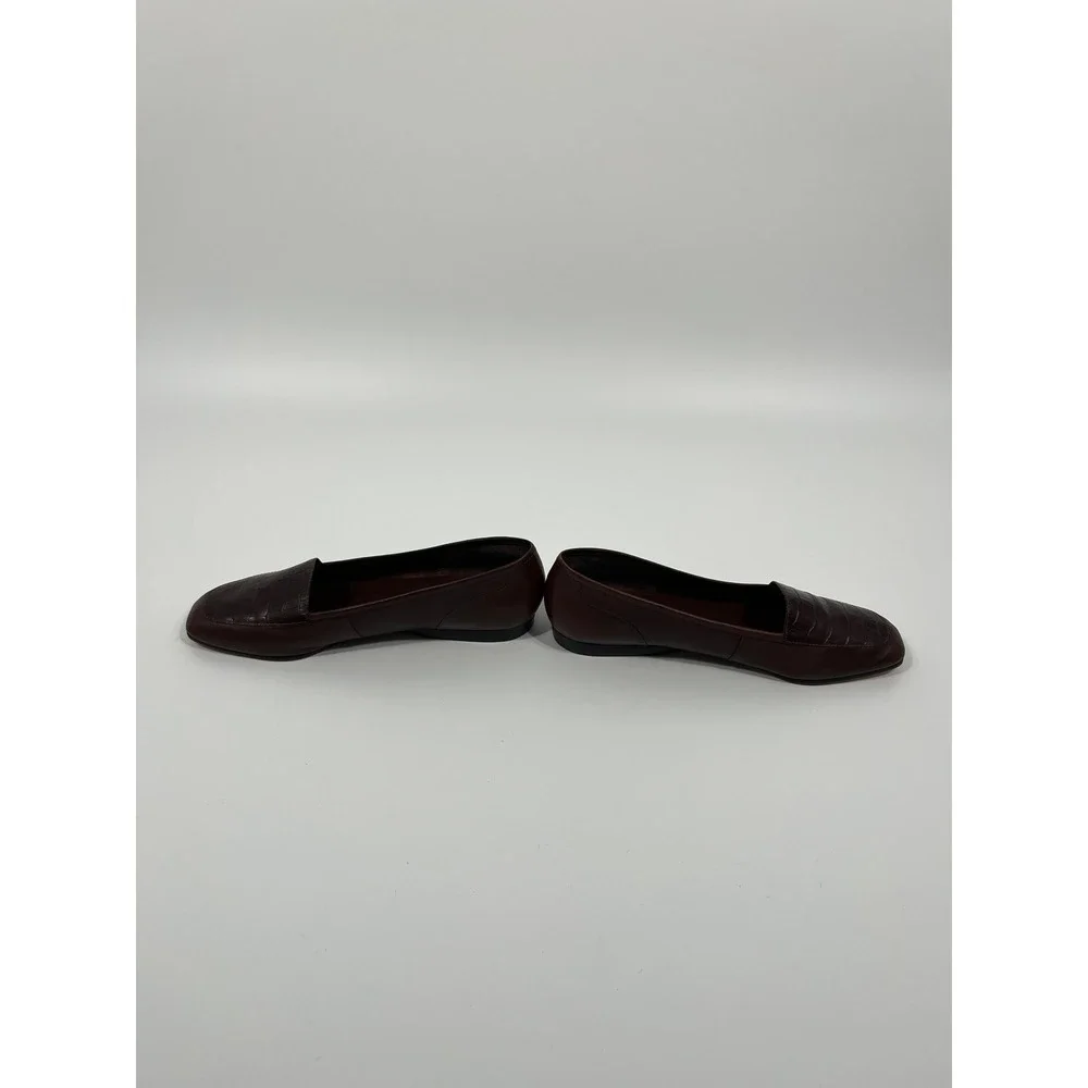 Vintage Womens Leather Slip On Loafers 8.5 Brown Chic Minimalist Office Capsule